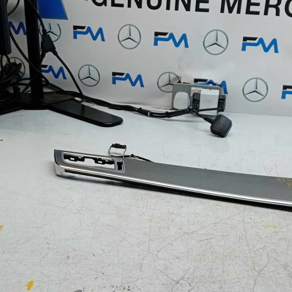 MERCEDES BENZ  E-CLASS W212 DASHBOARD  TRIM PANEL 2016 A212680XX93 FM001545