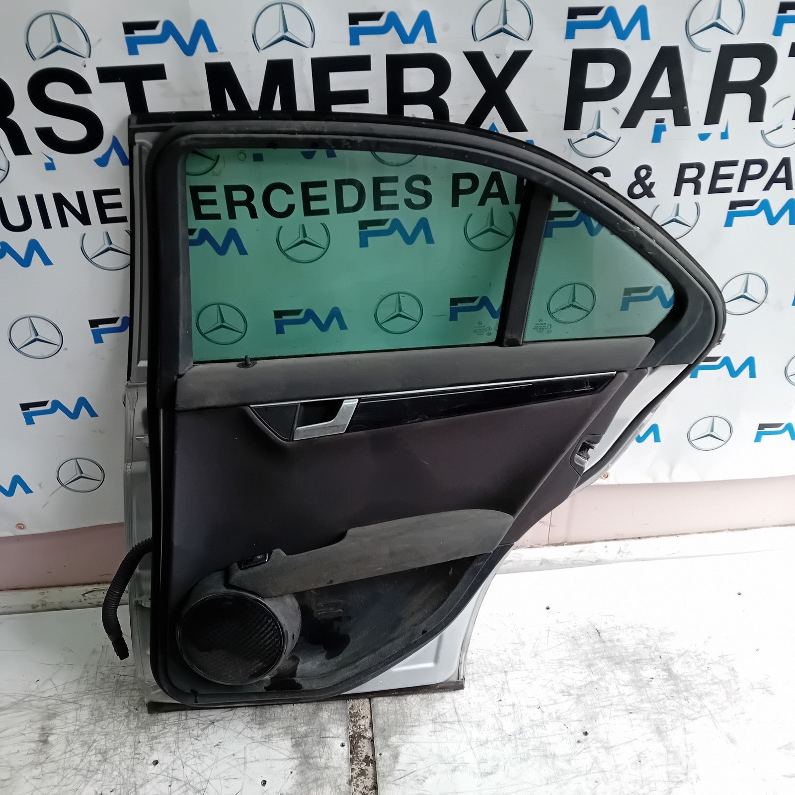 MERCEDES C-CLASS W204 SLN DRIVER REAR DOOR OSR SILVER 2008-2014 COMPLETE FMD442