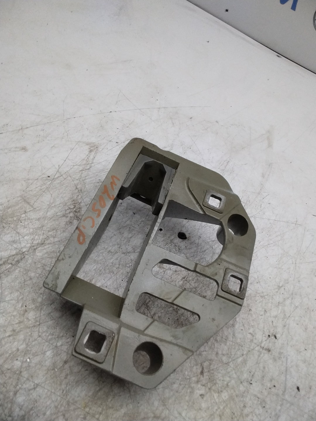 MERCEDES BENZ  C-CLASS W205 TAILGATE TRUNK BOOT LEFT HINGE A2057501528 FMR164