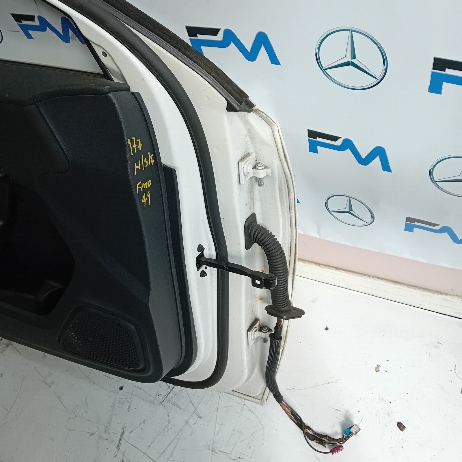 MERCEDES BENZ  A-CLASS W177 PASSENGER SIDE FRONT DOOR N/S/F COMPLETE WHITE FMD49