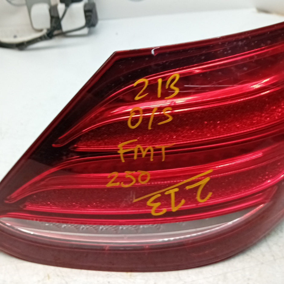 MERCEDES E-CLASS W213 DRIVER RIGHT OS REAR TAIL LIGHT A2139068000 FMT250