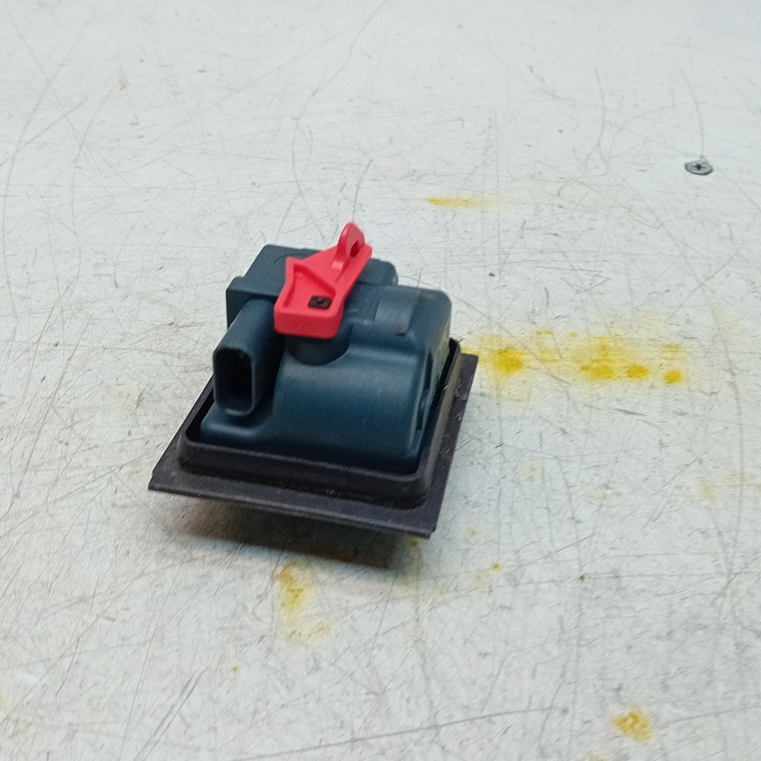 MERCEDES BENZ FUEL FILLER FLAP LOCKING MOTOR A0008207703 FM001331