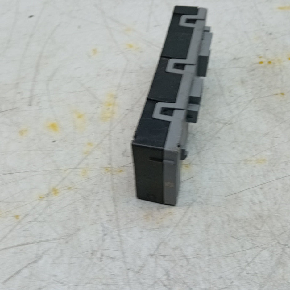 MERCEDES C-CLASS TAILGATE CONTROL MODULE W206 A2069005421  FM001352