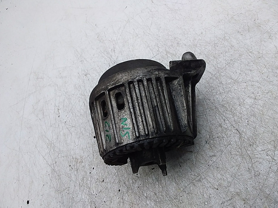MERCEDES BENZ  E-CLASS  W212  ENGINE MOUNT LEFT NS A2122404117 FMR350