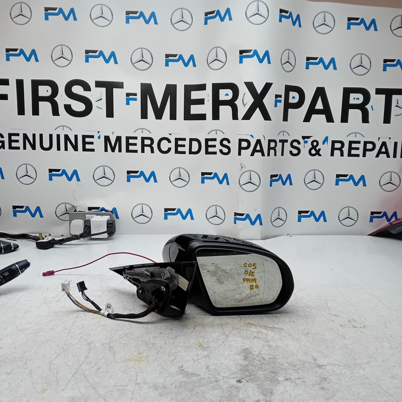 MERCEDES BENZ  C-CLASS W205 DRIVER WING MIRROR OS BLACK PL A2058104402 FMM80