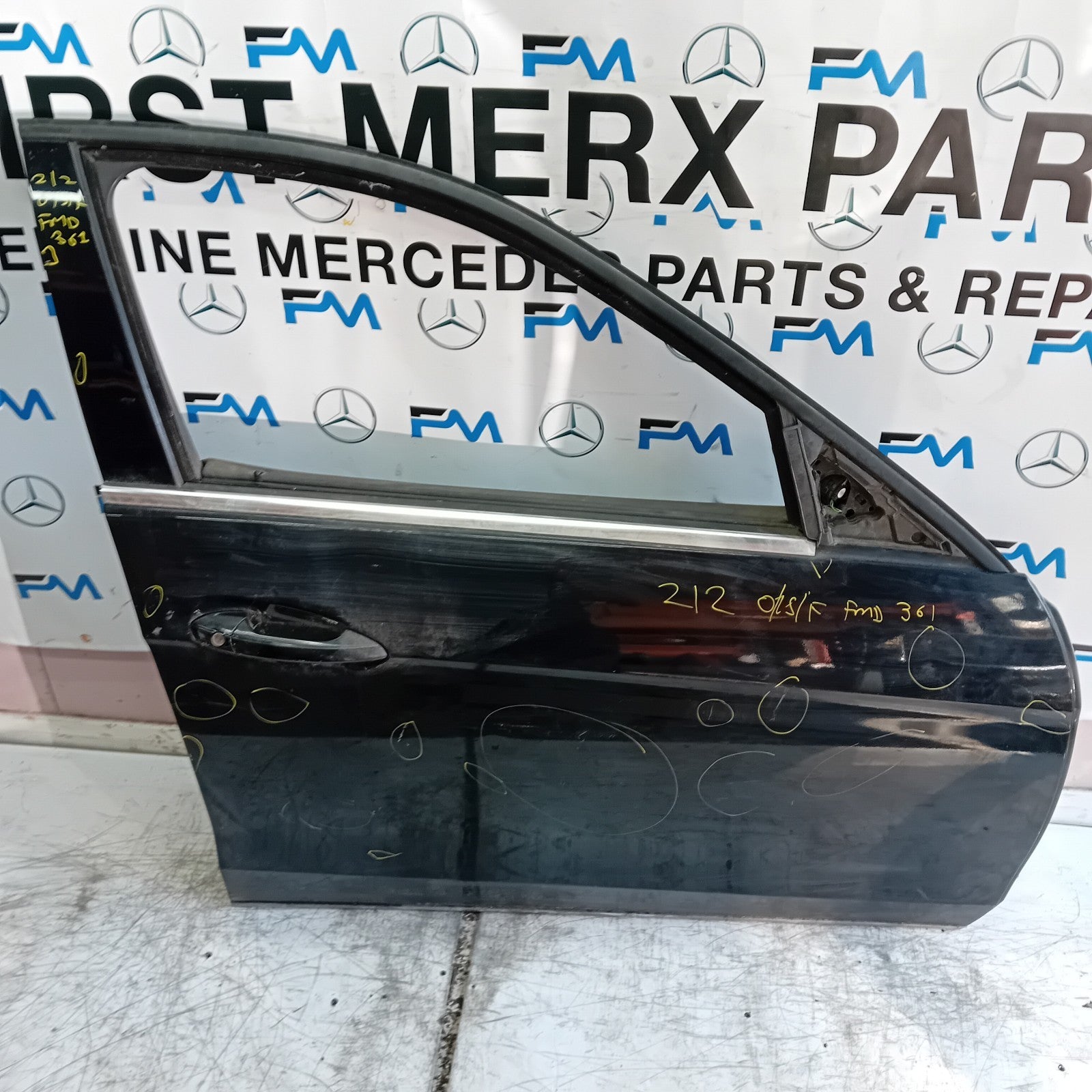 MERCEDES E-CLASS W212 SLN DRIVER FRONT DOOR OSF 2009-16 BLACK COMPLETE FMD361