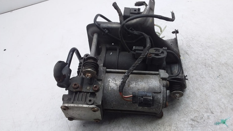 MERCEDES BENZ S-CLASS W222 AIR SUSPENSION COMPRESSOR A2223200604 FMR450