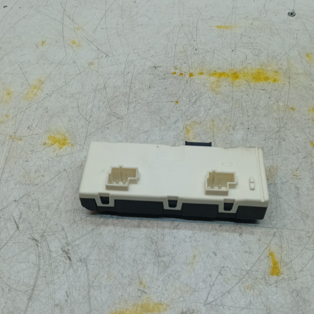 MERCEDES E-CLASS TAILGATE CONTROL MODULE W213 A2139004711 2016 ON FM001319