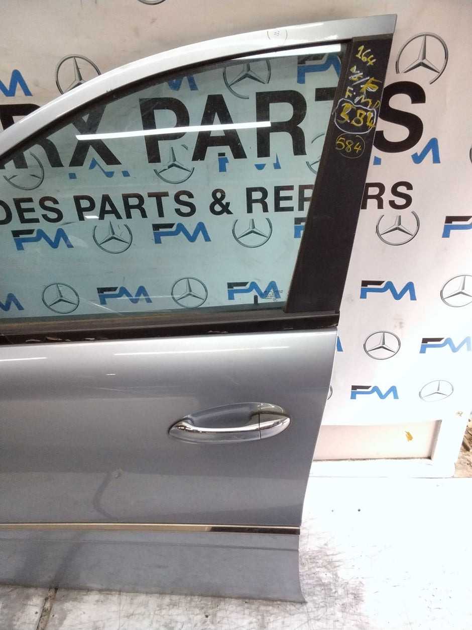 MERCEDES M-CLS W164  PASSENGER FRONT DOOR NSF SILVER 2005- 11 COMPLETE FMD584