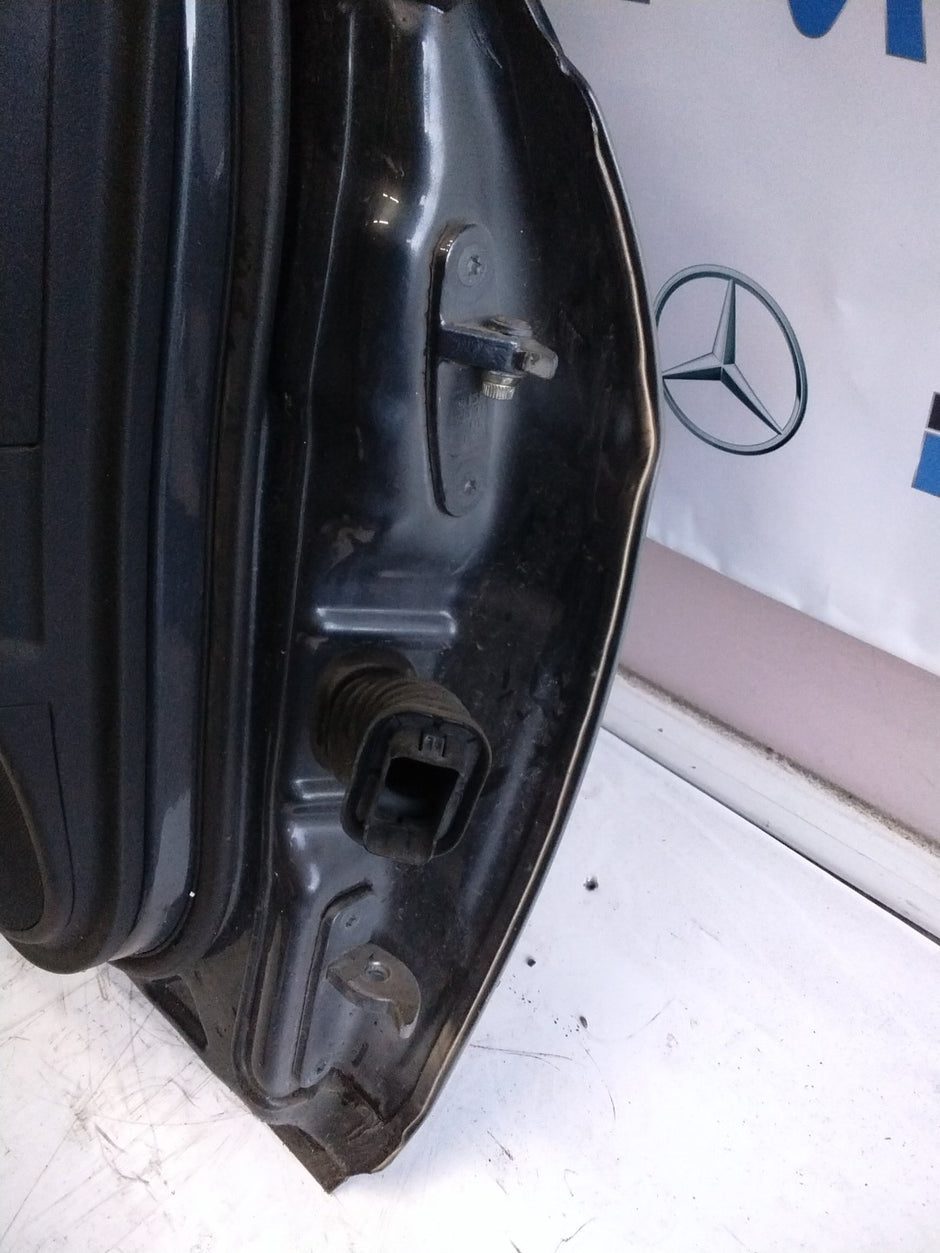 MERCEDES BENZ  E-CLASS W212 PASSENGER SIDE FRONT DOOR N/S/F COMPLETE GREY FMD98