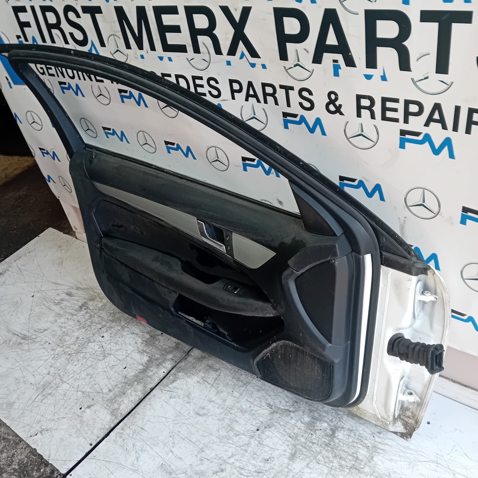 MERCEDES C-CLASS W204 PASSENGER FRONT DOOR NSF 2013 WHITE COMPLETE FMD505