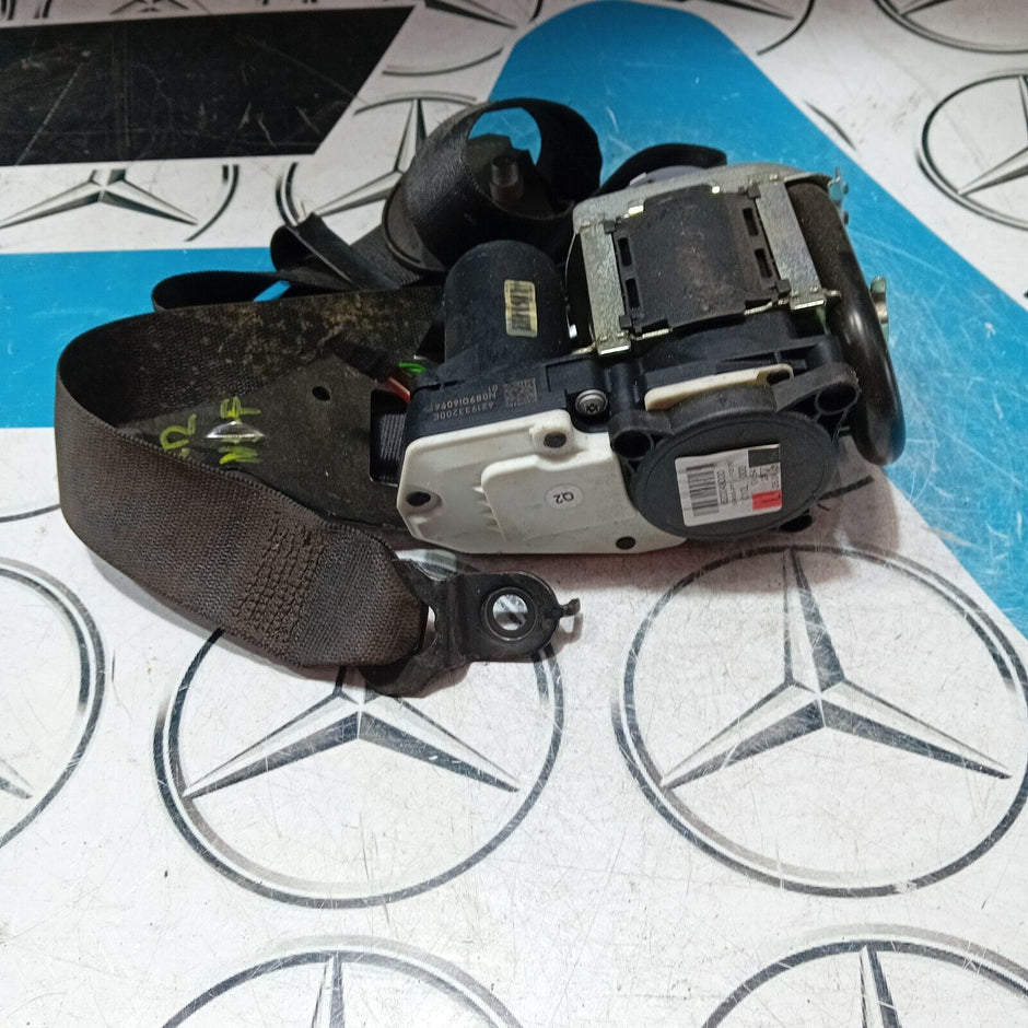 MERCEDES E CLASS SEAT BELT FRONT LEFT PASSENGER SIDE NEARSIDE W212 2009/2016