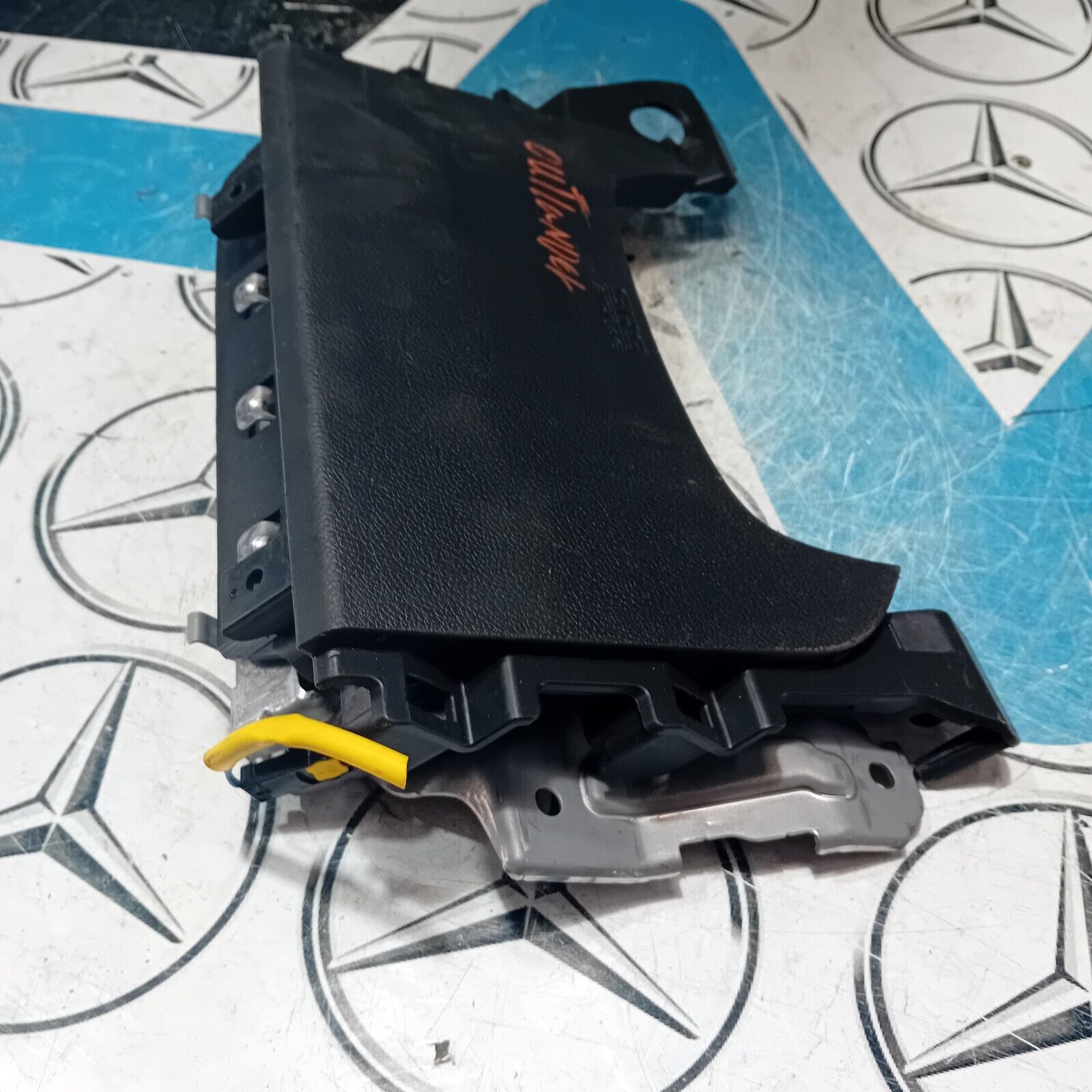 2018 MITSUBISHI OUTLANDER MK3 KNEE AIR SRS BAG RIGHT DRIVER SIDE 7030A-31754
