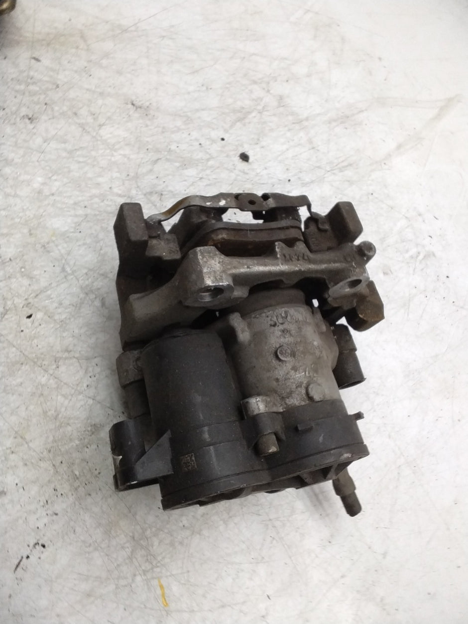 MERCEDES  B-CLASS W246 BRAKE CALIPER REAR LEFT PASSENGER SIDE A2054231998 FMR134