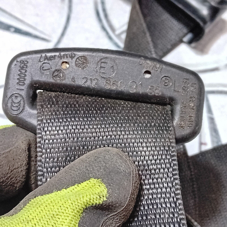 MERCEDES E CLASS SEAT BELT FRONT LEFT PASSENGER SIDE NEARSIDE W212 2009/2016