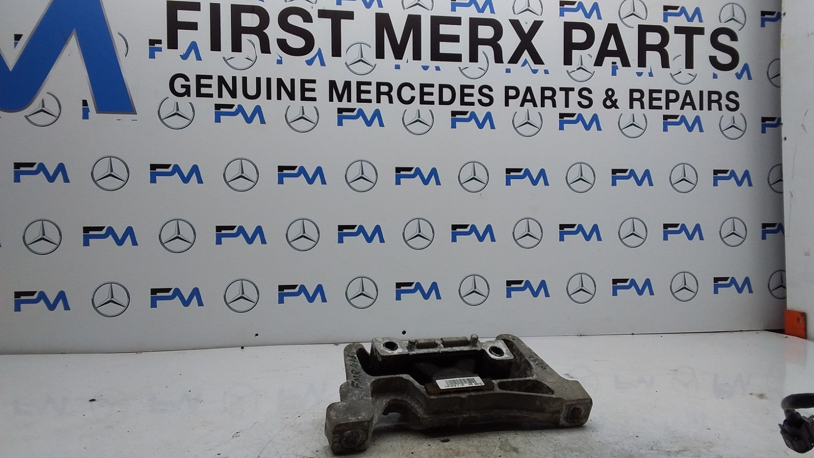 MERCEDES BENZ B-CLS W246 ENGINE MOUNT RIGHT SIDE DIESEL A2462401817 FMR446