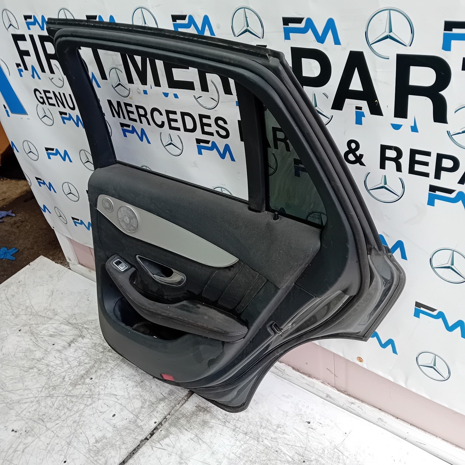 MERCEDES BENZ GLE W166 DRIVER REAR DOOR OSR GREY 2015-19 COMPLETE FMD267