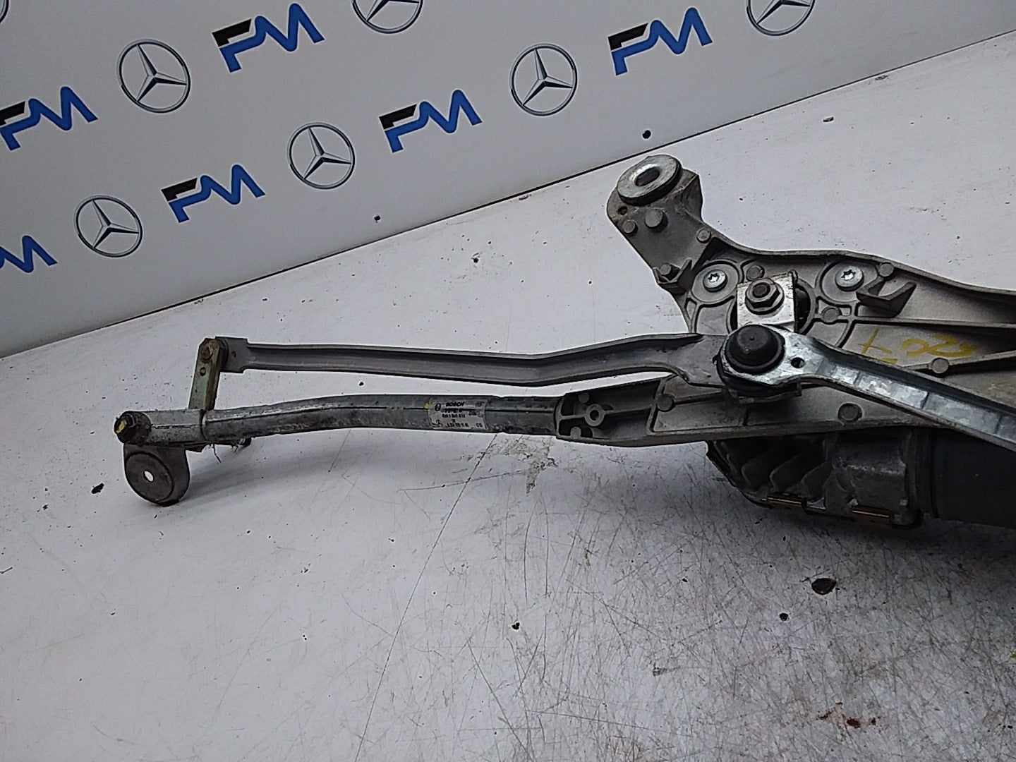 MERCEDES C-CLS W204 WIND SCREEN WIPER LINKAGE AND MOTOR A2048201140 FMR299