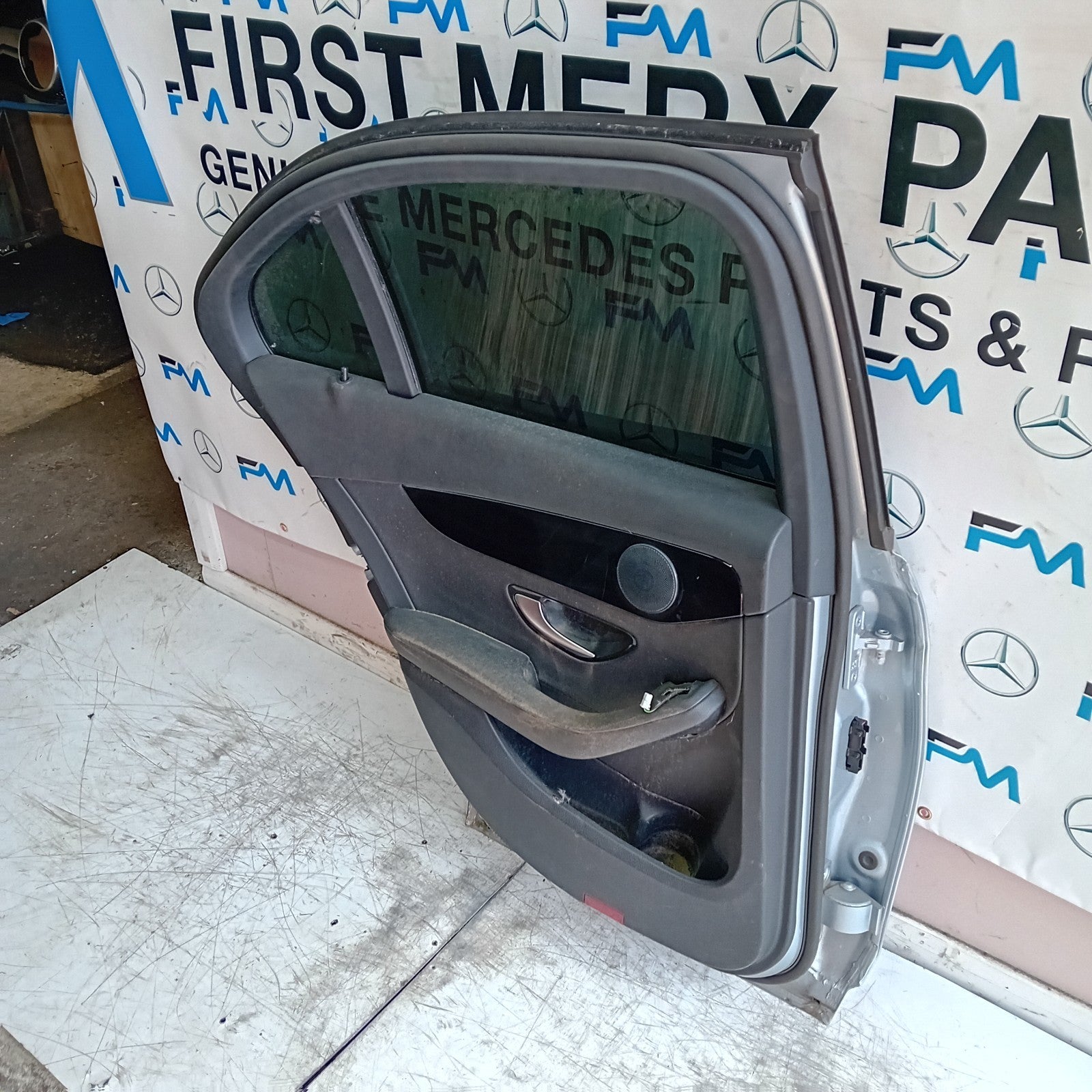 MERCEDES C-CLASS W205 PASSENGER REAR DOOR NSR SILVER 2014 ON COMPLETE FMD475