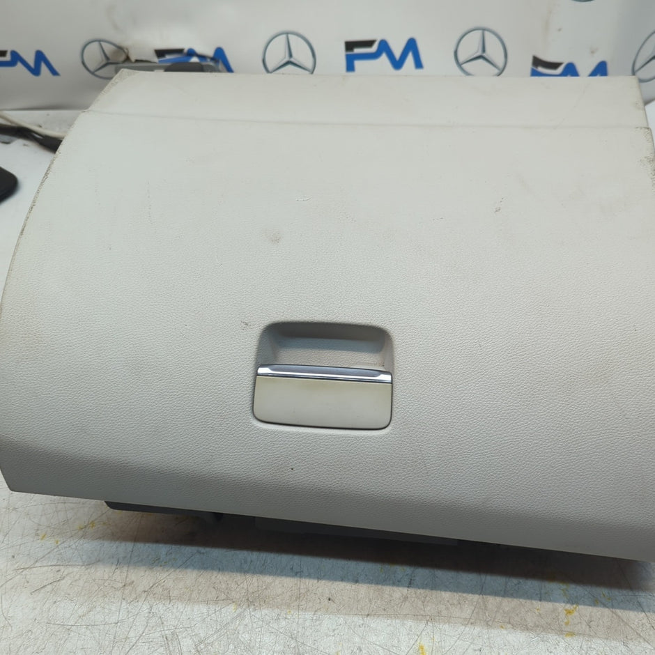 MERCEDES B-CLASS W246 DASHBOARD GLOVEBOX 2012 FM001437