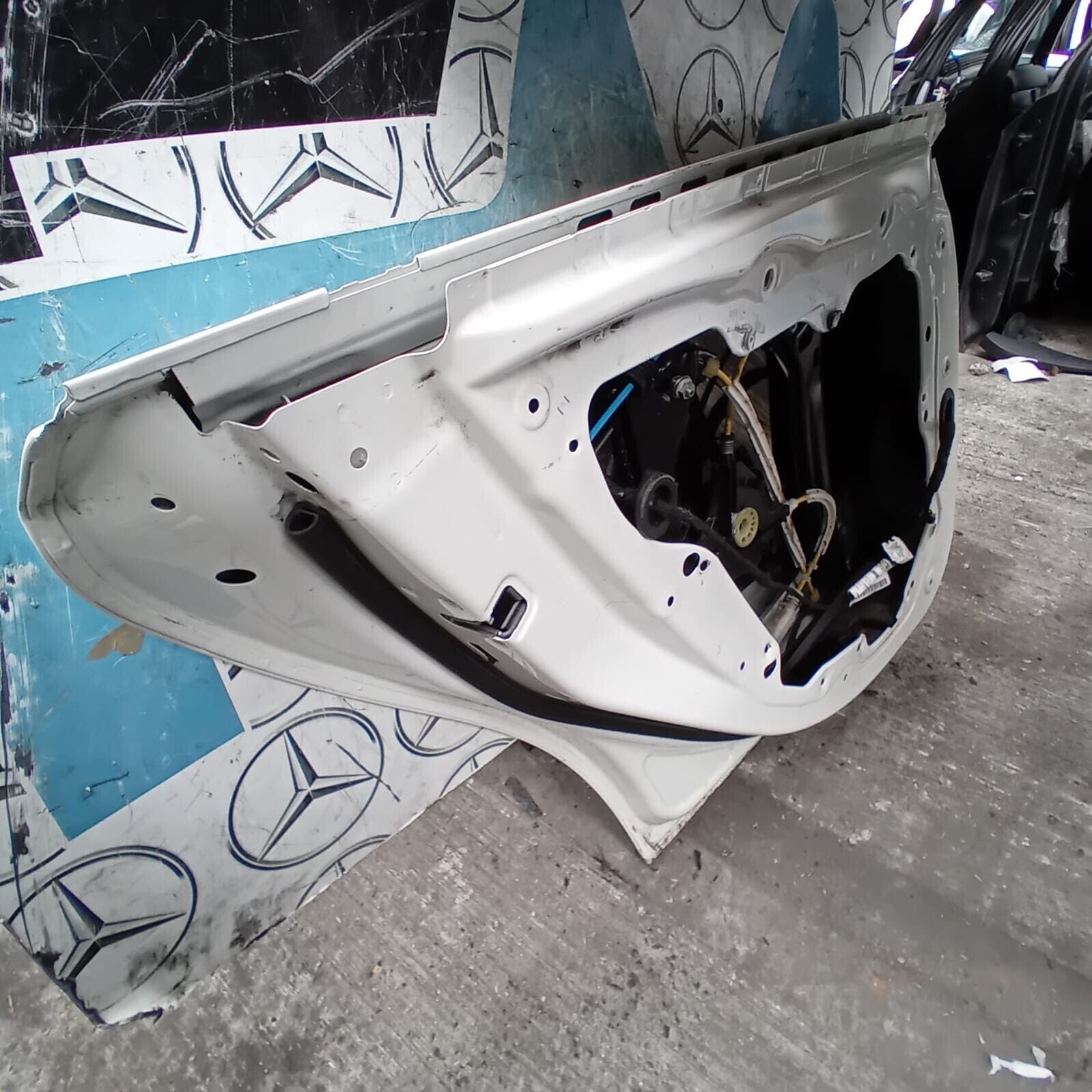MERCEDES BENZ CLA  W117  PASSENGER SIDE REAR DOOR ( NEAR SIDE REAR )