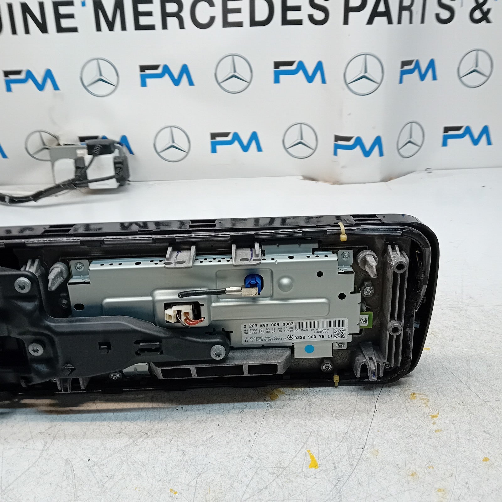 MERCEDES S-CLASS W222 DISPLAY SCREEN A2229007611 A2229005712 2016 FM001159