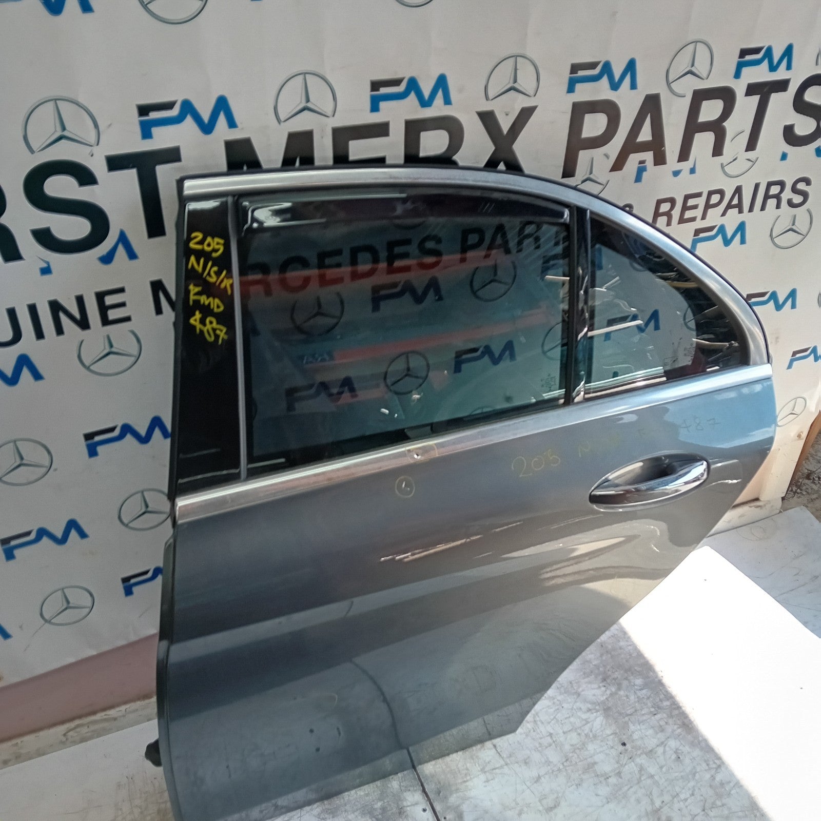MERCEDES C-CLASS W205 PASSENGER REAR DOOR NSR 2014 GREY COMPLETE FMD487