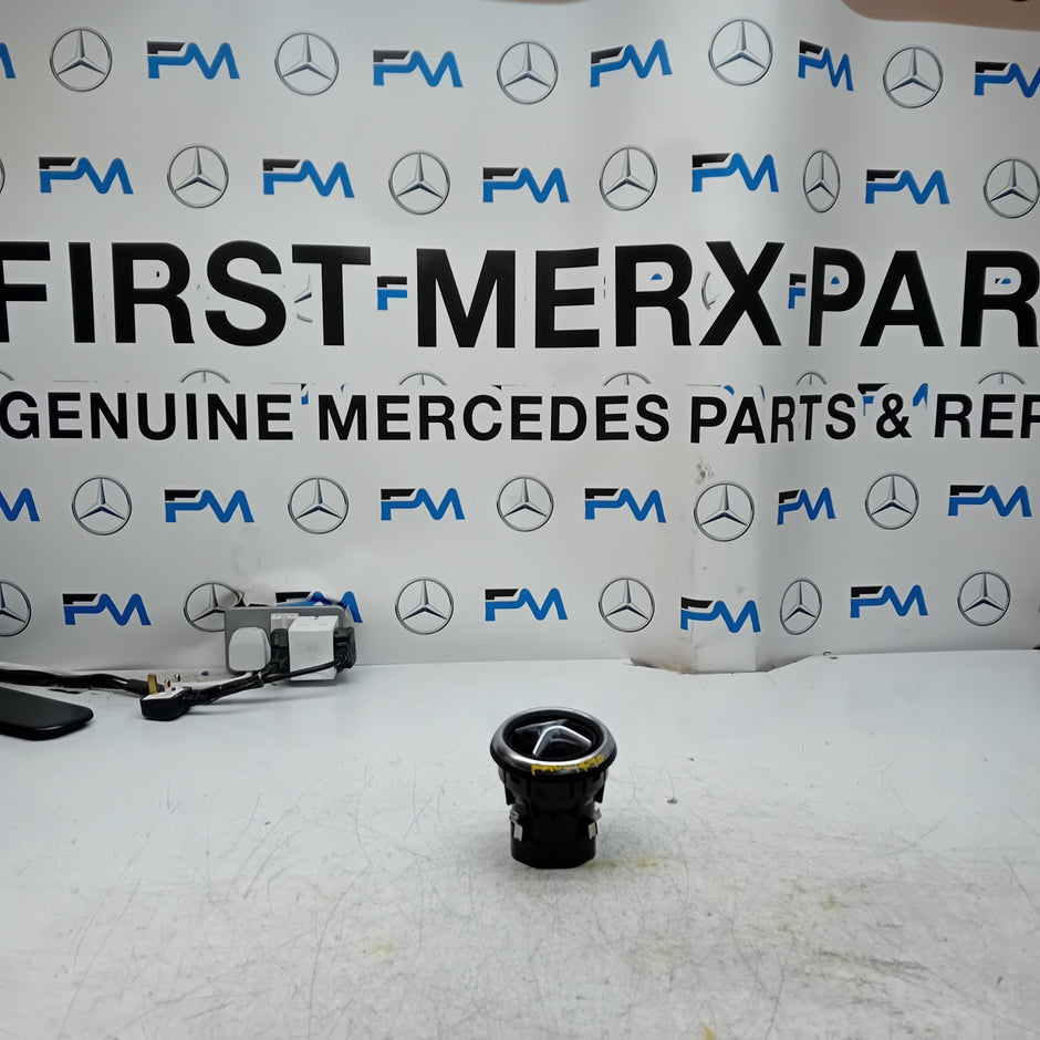 MERCEDES BENZ A-CLASS W176 DASHBOARD AIR VENT 2015 A1768300354 FM001490