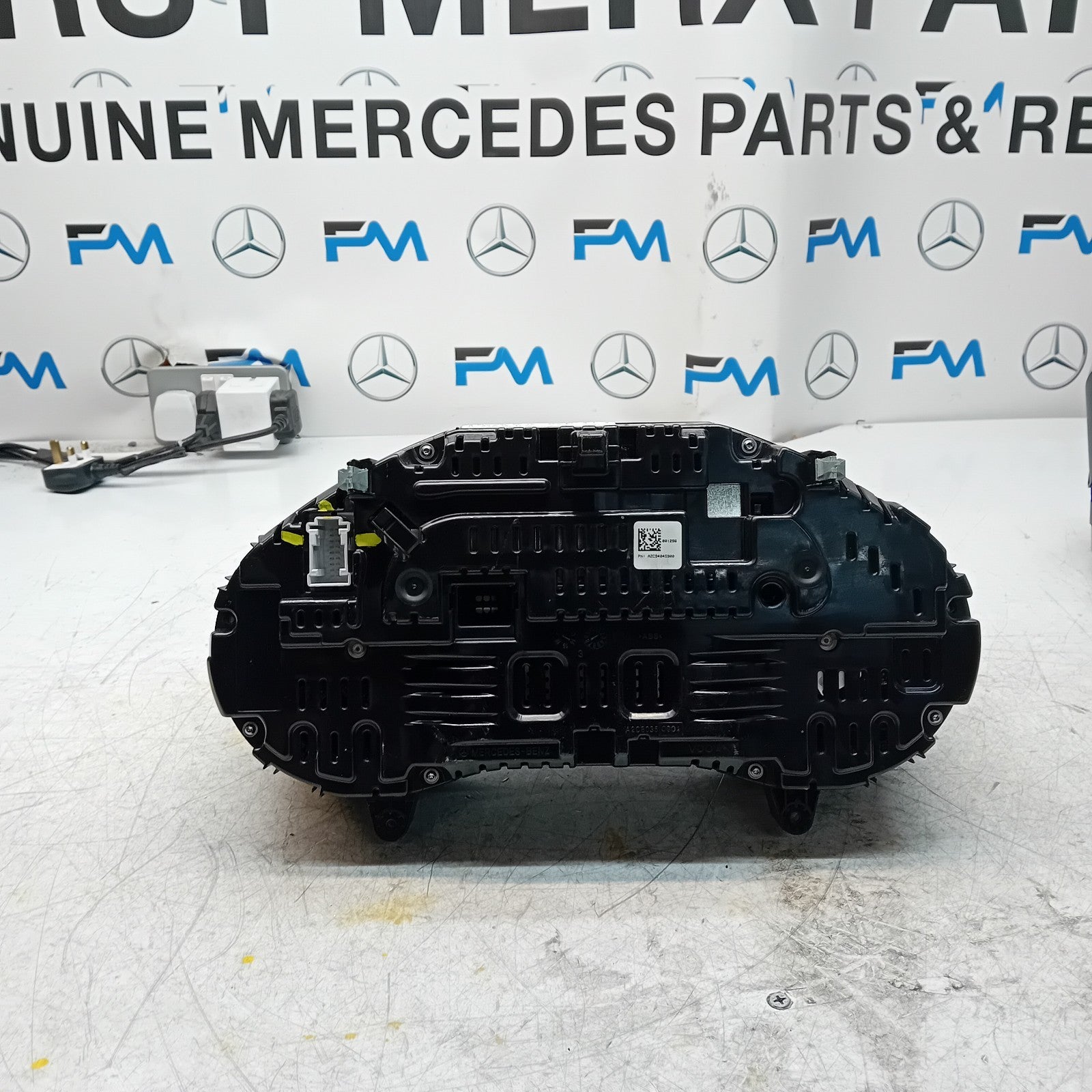 MERCEDES C-CLASS W205 SPEEDOMETER INSTRUMENT CLUSTER BLACK A2059009215 FM001501