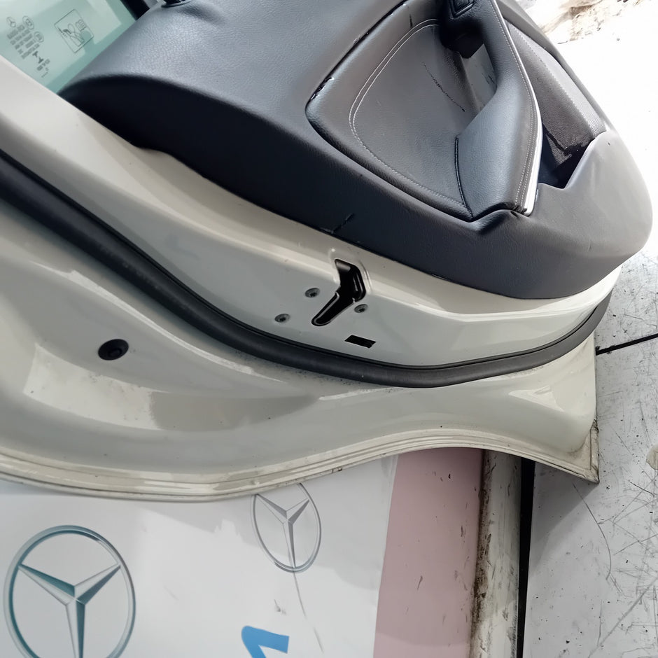 MERCEDES A-CLASS W176 PASSENGER REAR SIDE DOOR NSR 2012-18 WHITE COMPLETE FMD280