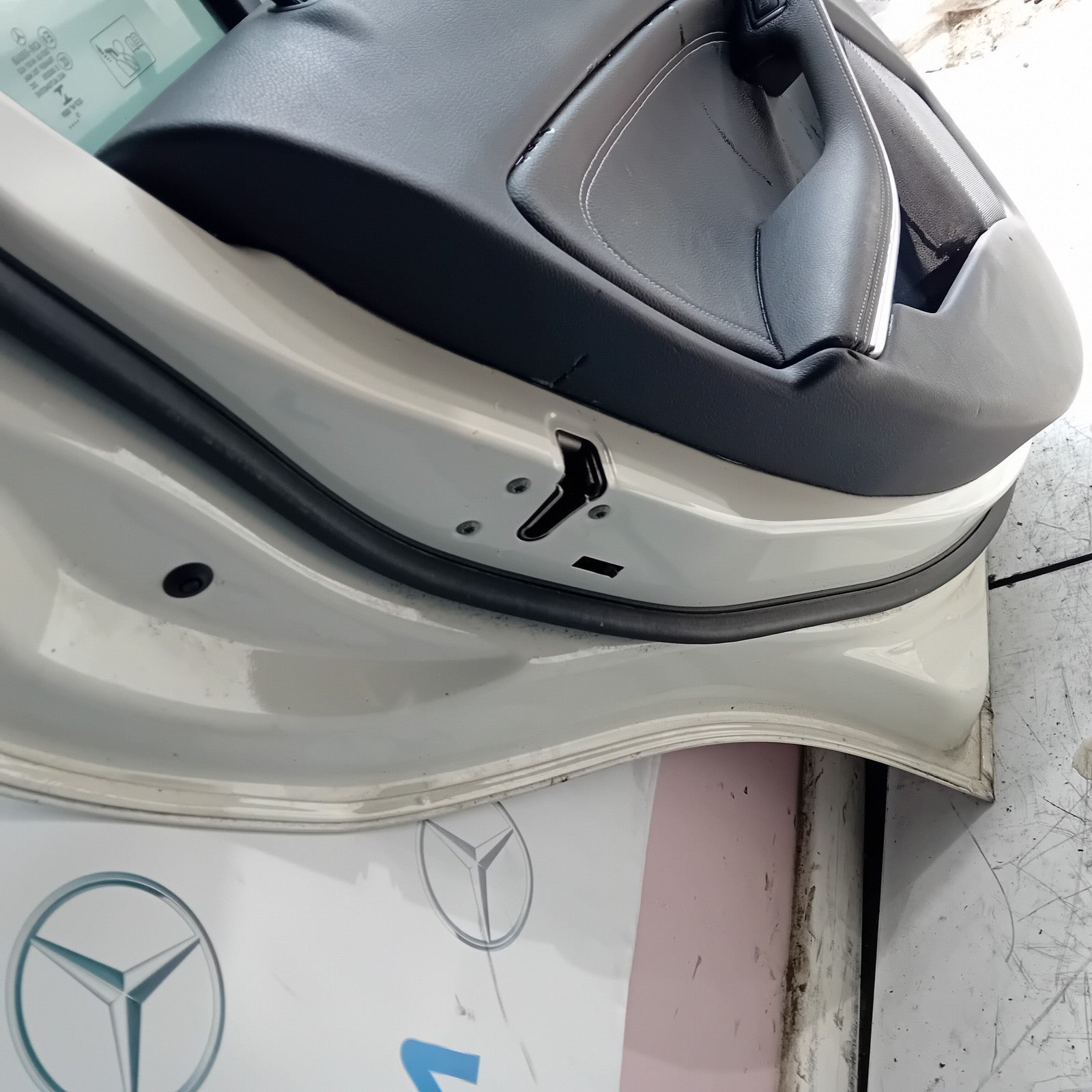 MERCEDES A-CLASS W176 PASSENGER REAR SIDE DOOR NSR 2012-18 WHITE COMPLETE FMD280