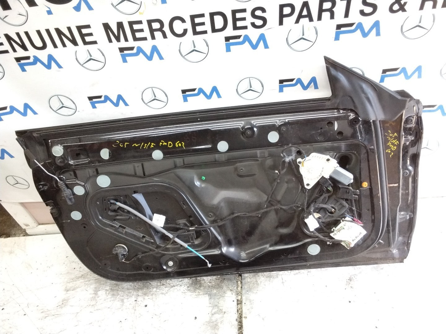 MERCEDES BENZ  C-CLASS W205 PASSENGER FRONT DOOR NSF BLACK 2014-21  FMD602