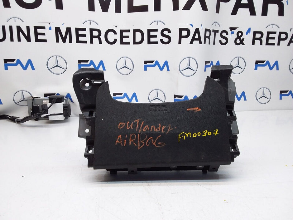 MITSUBISHI OUTLANDER MK3 KNEE AIR SRS BAG RIGHT DRIVER SIDE 7030A-31754 FM00307 
