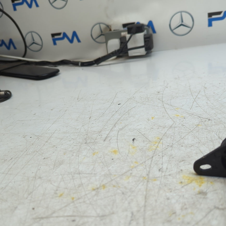 MERCEDES C CLASS W205 BONNET PEDESTRIAN ACTUATOR A2059060002 2014 FM001431
