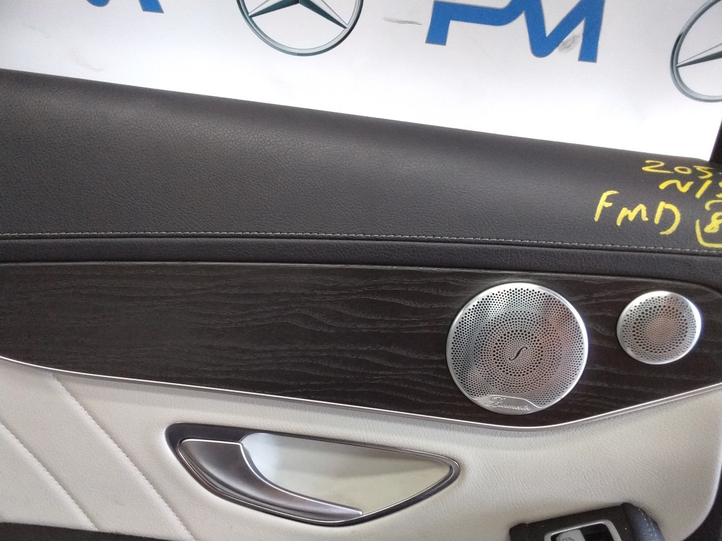 MERCEDES BENZ C-CLASS W205 PASSENGER SIDE REAR DOOR N/S/R COMPLETE WHITE FMD84