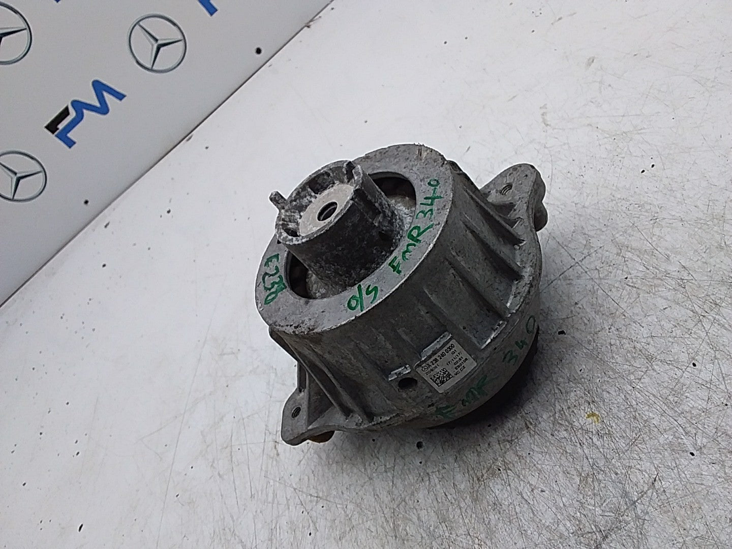 MERCEDES BENZ  E-CLASS COUPE C238  ENGINE MOUNT RIGHT OS A2382400300 FMR340