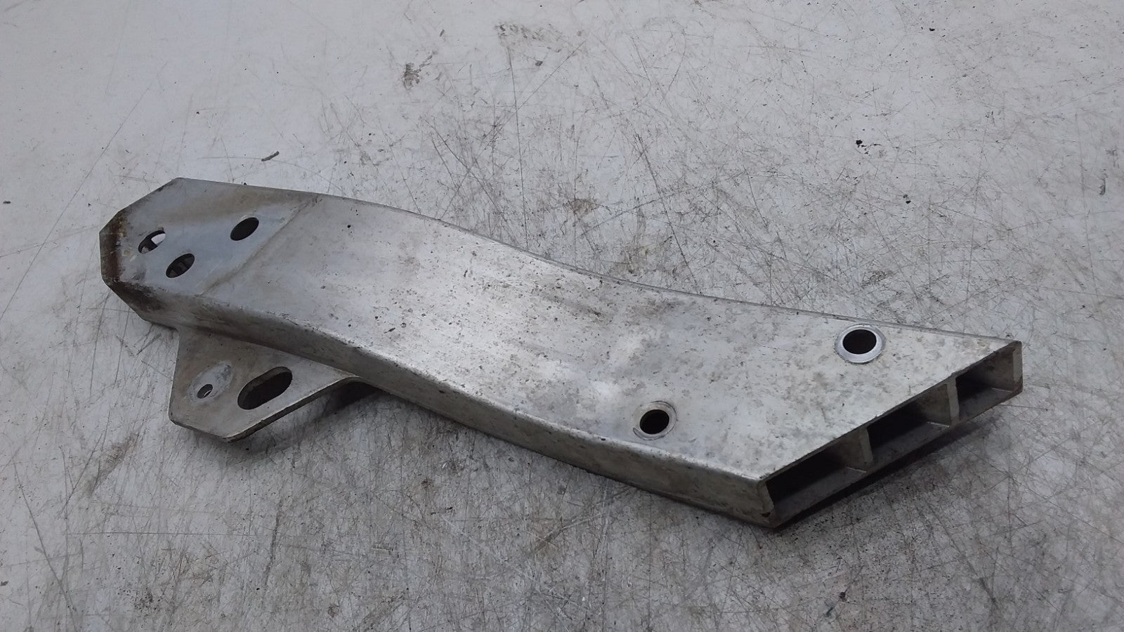 MERCEDES BENZ GLC X253 RADIATOR SUPPORT BRACKET RIGHT FMR416