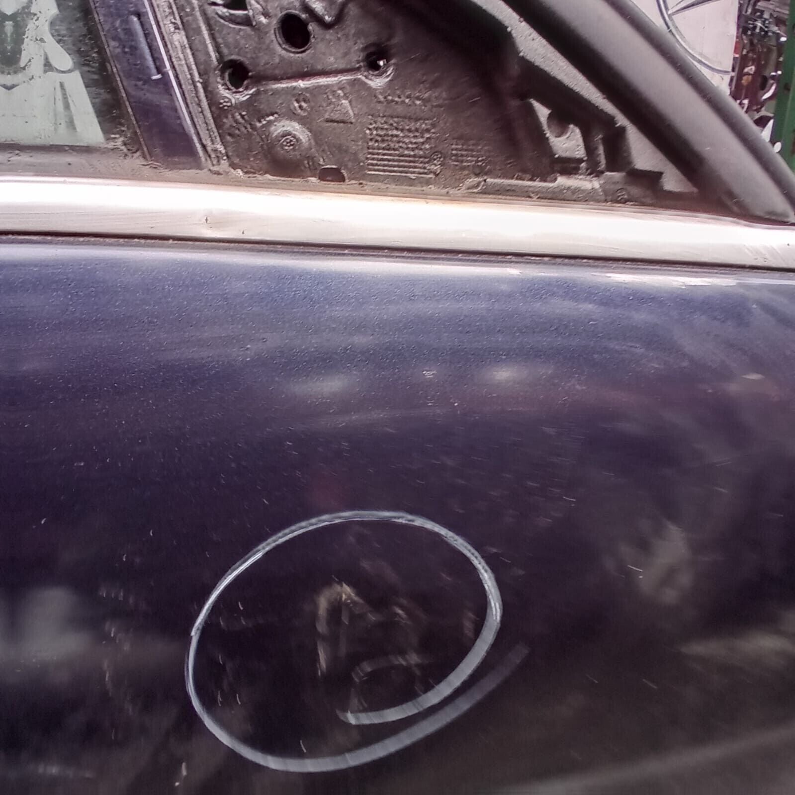 MERCEDES BENZ C-CLASS  W204  DRIVER SIDE FRONT DOOR ( OFF SIDE FRONT )