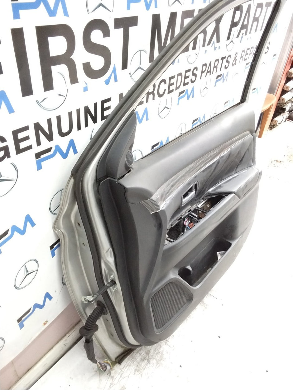 MITSUBISHI OUTLANDER MK3 DRIVER FRONT DOOR OSF SILVER COMPLETE 2013 FMD305