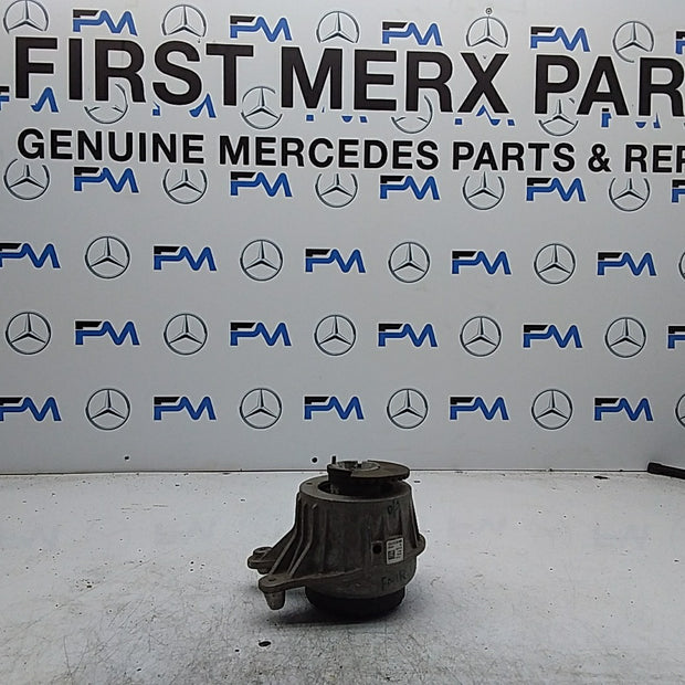 MERCEDES BENZ  E-CLASS  W213  ENGINE MOUNT RIGHT OS A2132400800 FMR358
