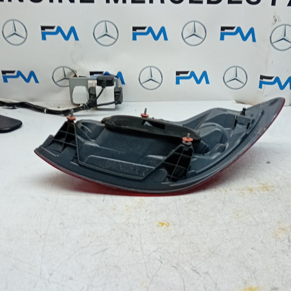 MERCEDES E-CLASS W213 PASSENGER LEFT NS REAR TAIL LIGHT A2139067900 FMT252