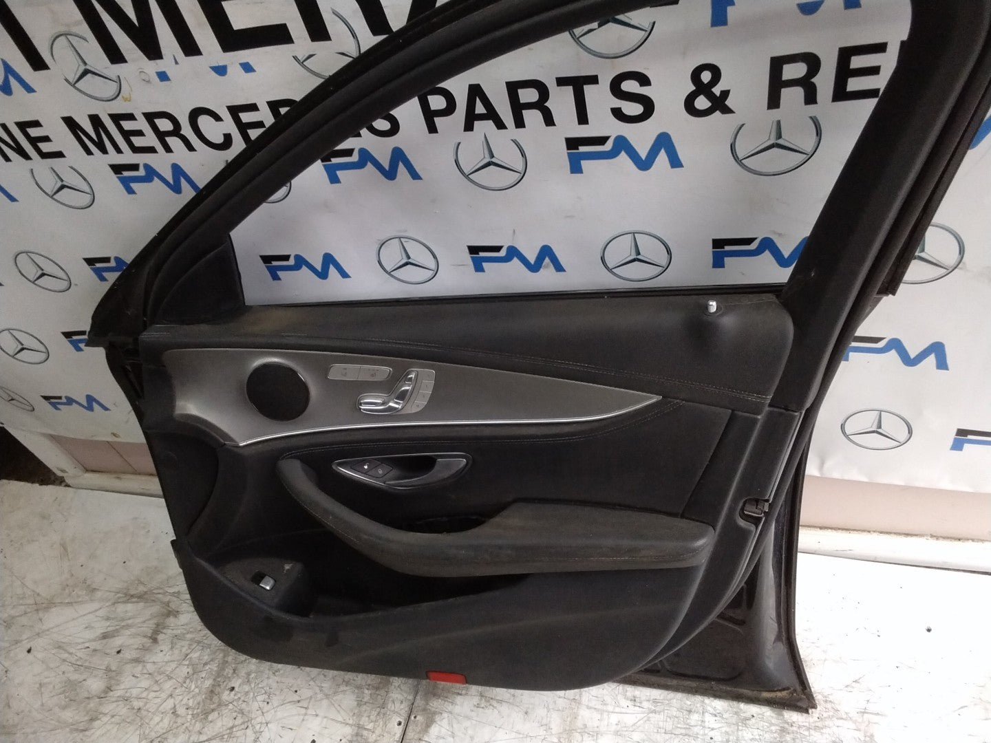 MERCEDES E-CLASS W213  DRIVER FRONT DOOR OSF BLACK 2016-2023 COMPLETE FMD303