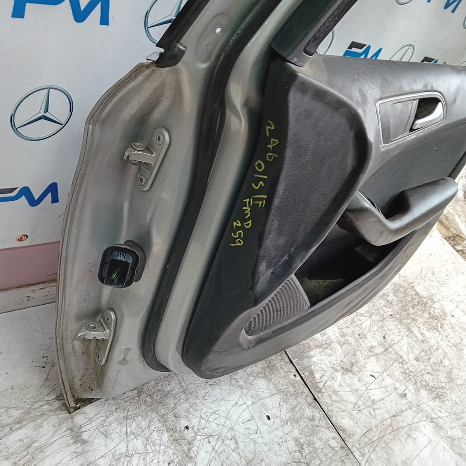 MERCEDES B-CLASS W246 DRIVER FRONT DOOR OSF SILVER  2012-19 COMPLETE FMD259