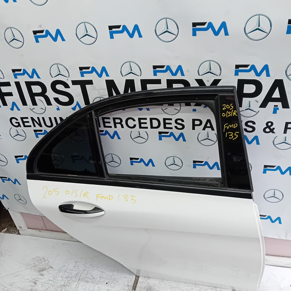 MERCEDES BENZ  C-CLASS W205 DRIVER SIDE REAR DOOR O/S/R WHITE COMPLETE FMD135