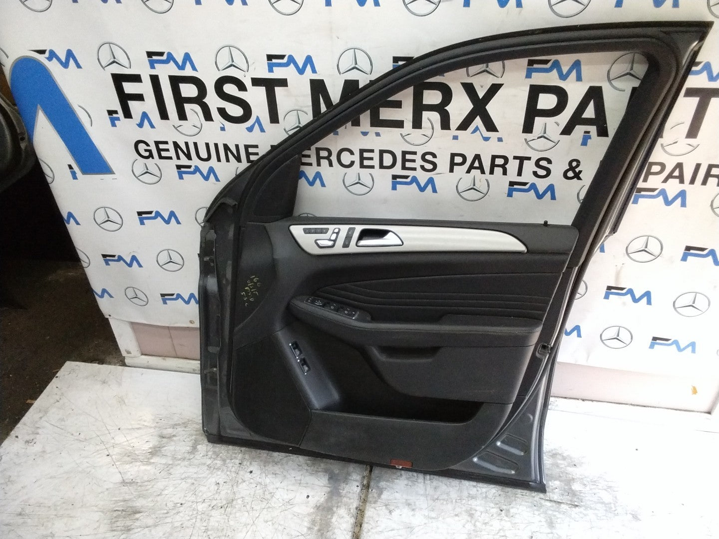 MERCEDES M-CLS W166  DRIVER REAR DOOR OSF GREY 2011-15 COMPLETE FMD582