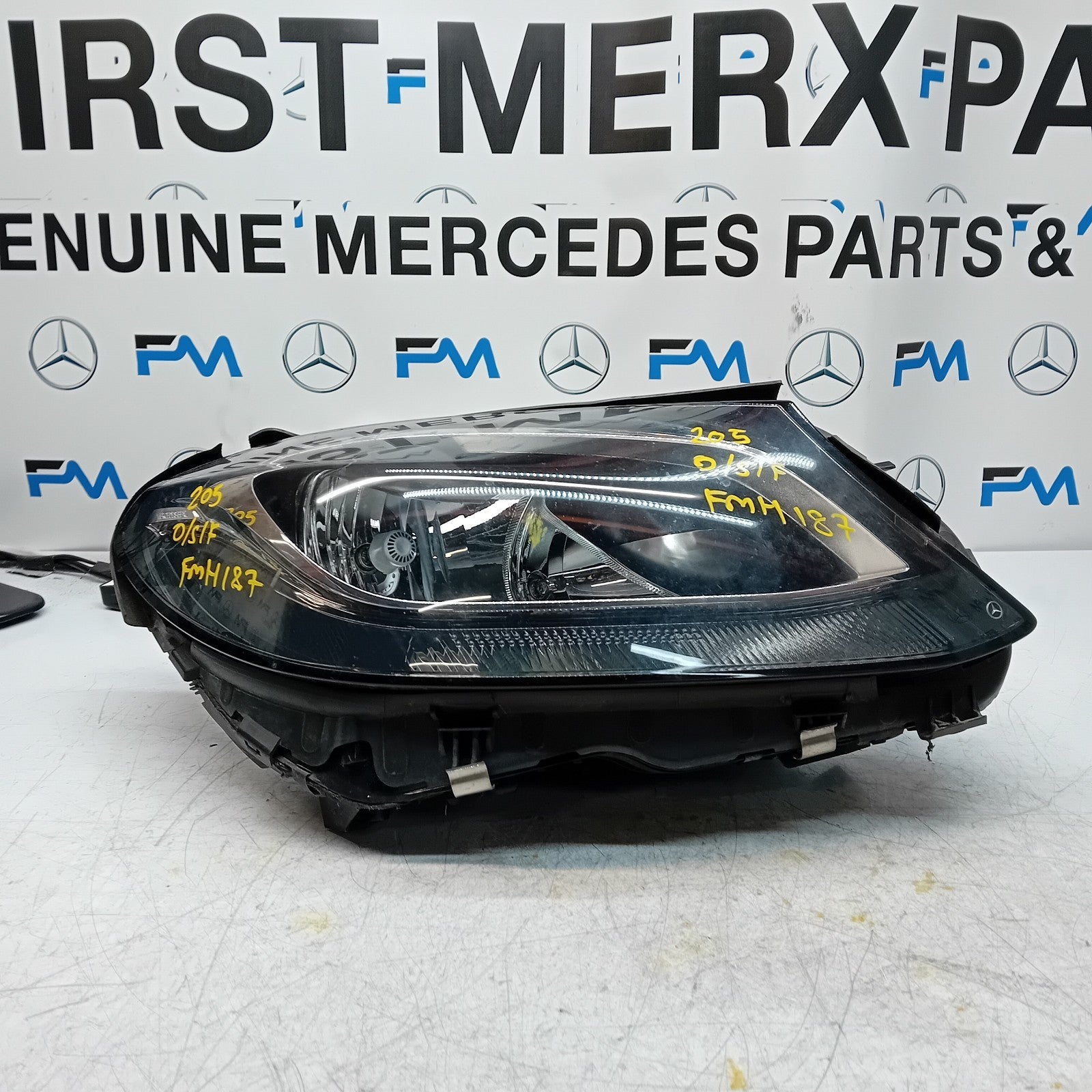 MERCEDES BENZ C-CLASS W205 DRIVER SIDE FRONT HEADLIGHT A2058200861 20l4 FMH187