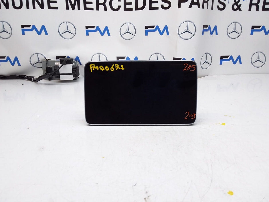 MERCEDES C-CLASS W205 2016 SAT NAV MULTIMEDIA SCREEN A2059002211 FM00671