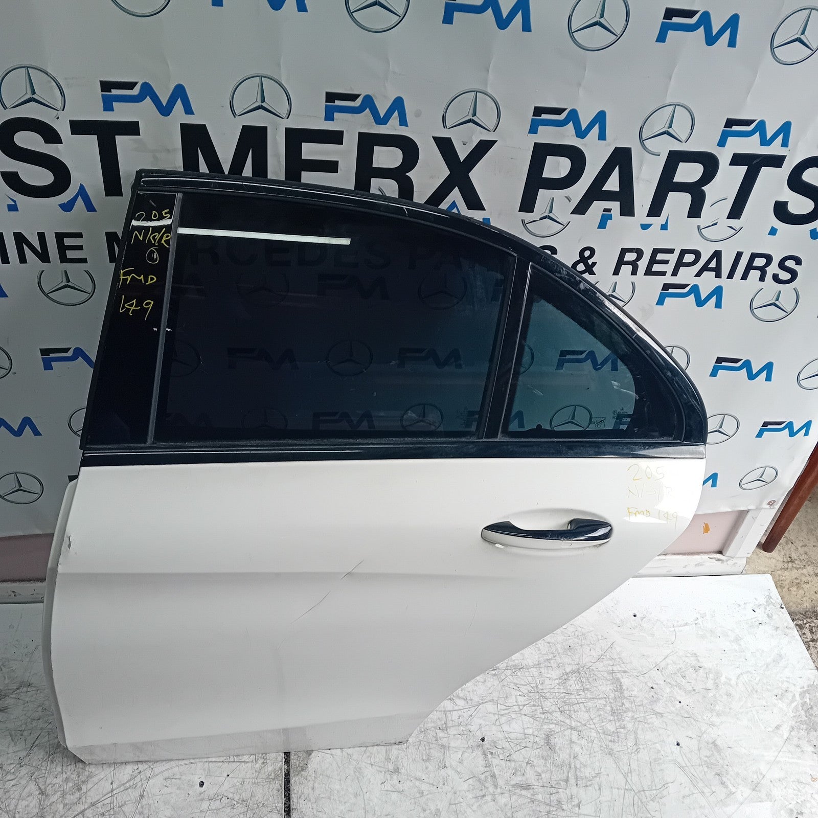 MERCEDES BENZ C-CLASS W205 PASSENGER SIDE REAR DOOR N/S/R WHITE  COMPLETE FMD149