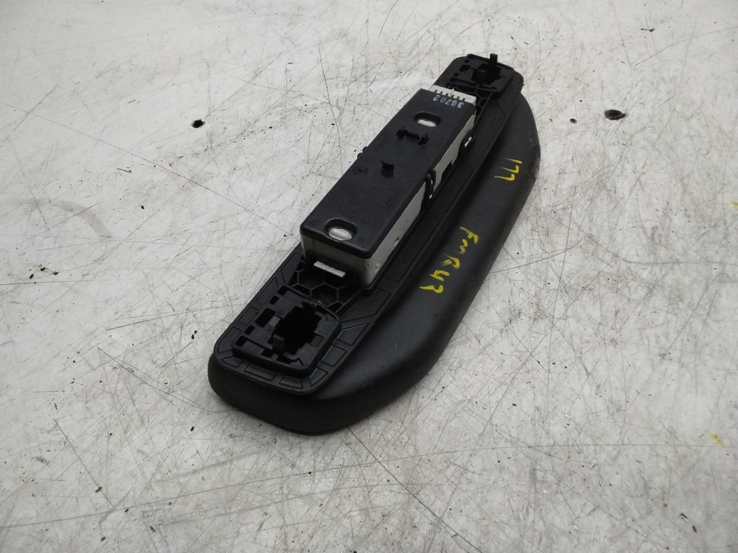  MERCEDES A-CLASS W177 ROOF GRAB HANDLE REAR LEFT  SIDE A0998150000 FMR50