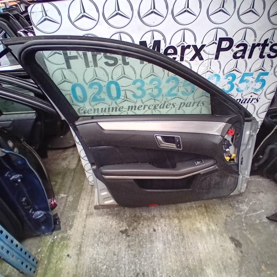 MERCEDES BENZ E-CLASS  W212  PASSENGER SIDE FRONT DOOR ( NEAR SIDE FRONT )